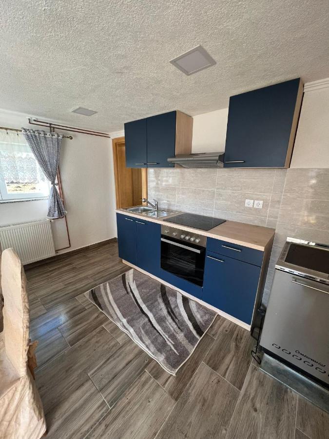 Apartmani Albatros Perusic Exterior foto