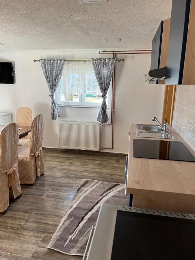 Apartmani Albatros Perusic Exterior foto