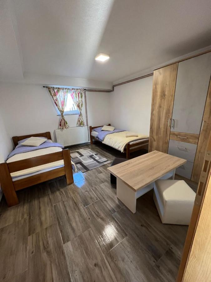 Apartmani Albatros Perusic Exterior foto