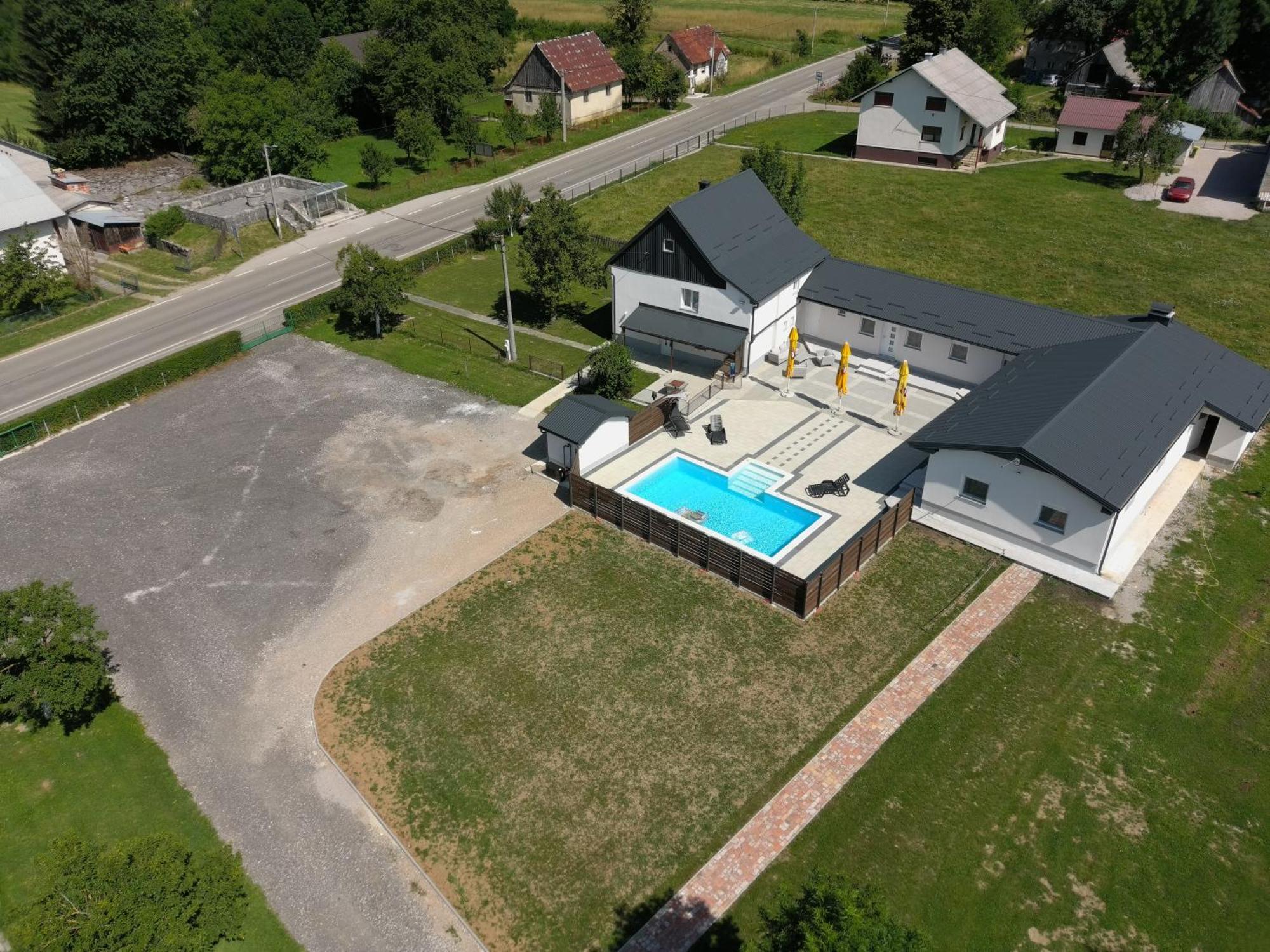Apartmani Albatros Perusic Exterior foto